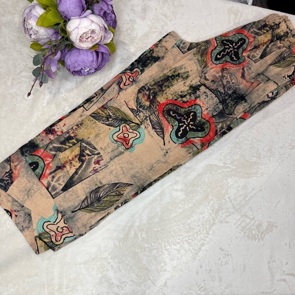 Boutique Abstract Patterned Pants - Picture 8 of 15